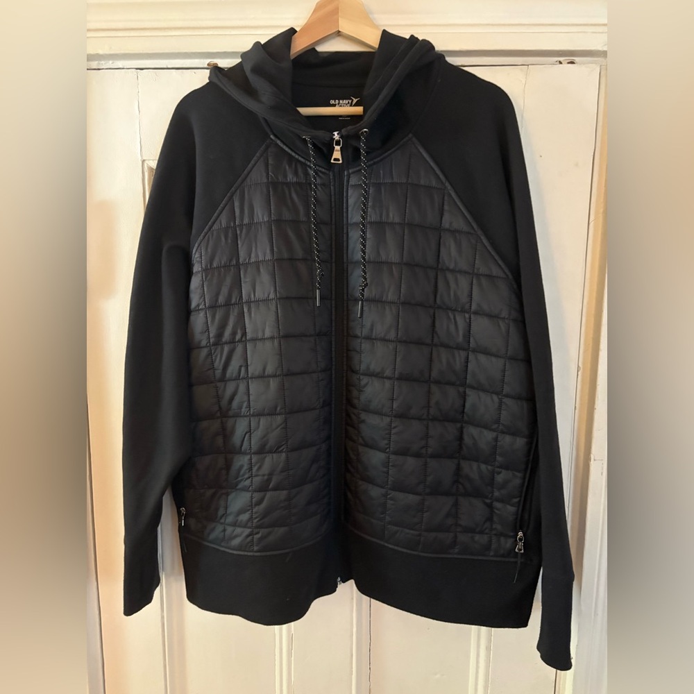 Old Navy Women's Black Quilted Zip-up Jacket